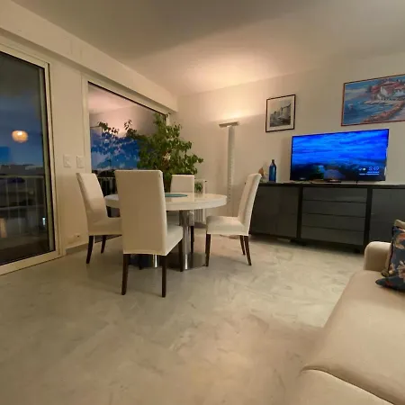 Juan Les Pins Le Bristol, 3 With Sea View Апартаменти